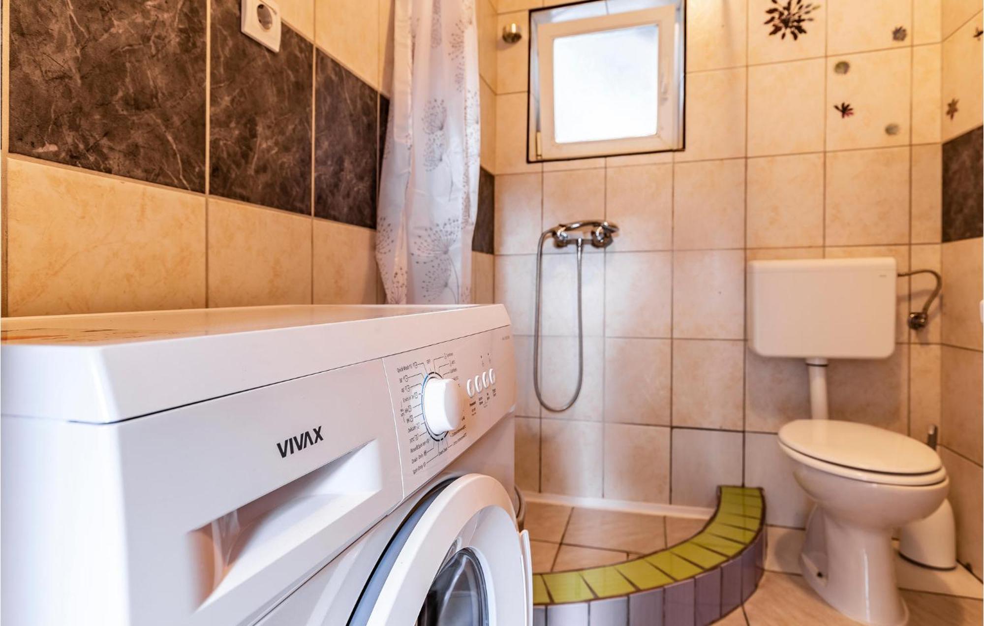 Lovely Apartment In Premantura With Wifi Extérieur photo